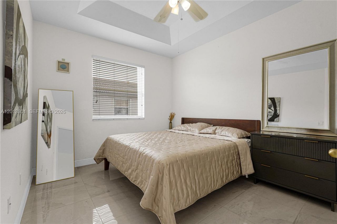 9354 SW 220th St, Cutler Bay, FL 33190 Photo