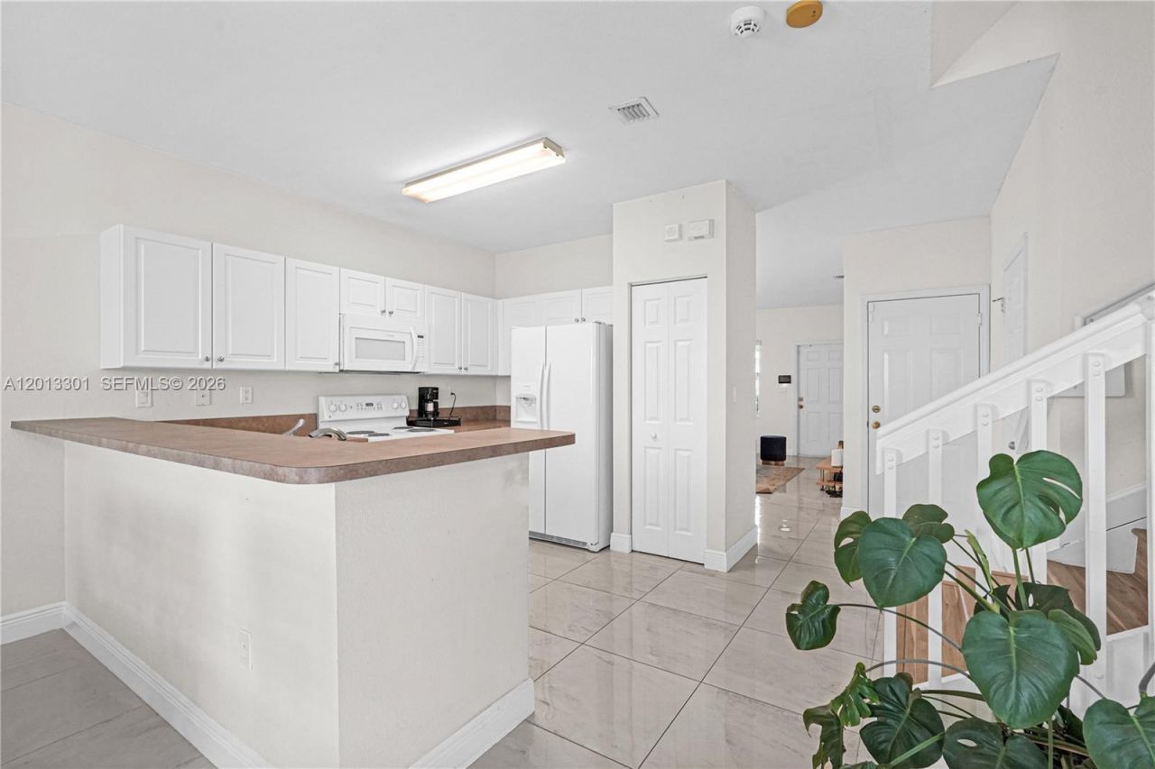 9354 SW 220th St, Cutler Bay, FL 33190 Photo