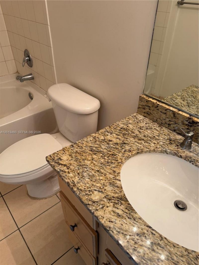 6001 SW 70th St , Unit 339, South Miami, FL 33143 Photo
