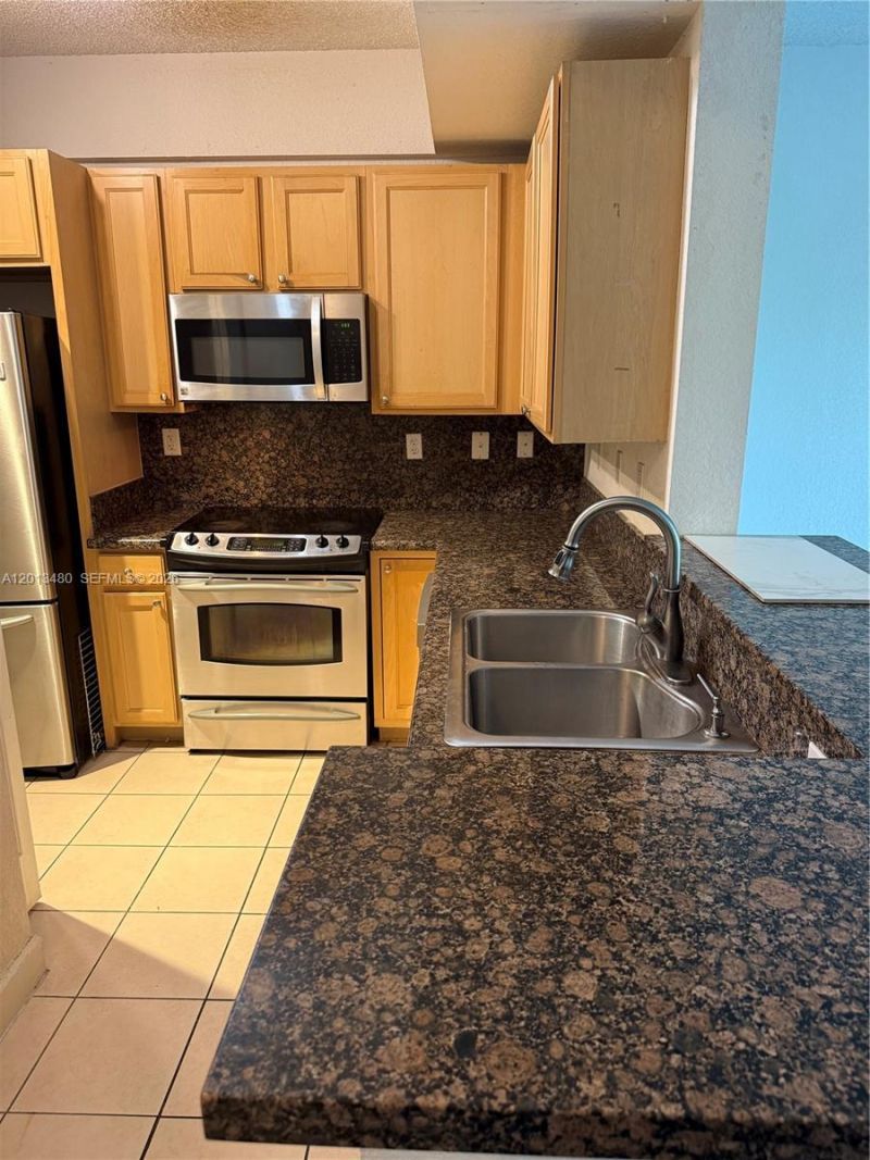 6001 SW 70th St , Unit 339, South Miami, FL 33143 Photo