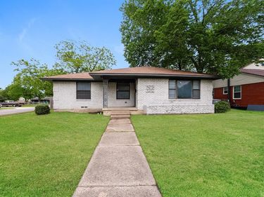 1905 Houghton Road, Dallas, TX 75217