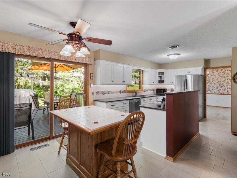 1675 Chatham Avenue NE, North Canton, OH 44720 Photo 8
