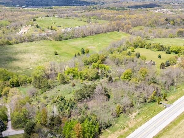 3075 State Highway 164, Slinger, WI 53086