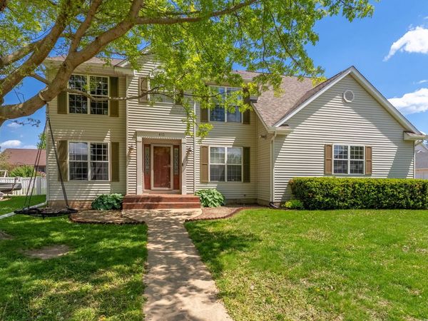 613 Conor Court, Blue Grass, IA 52726