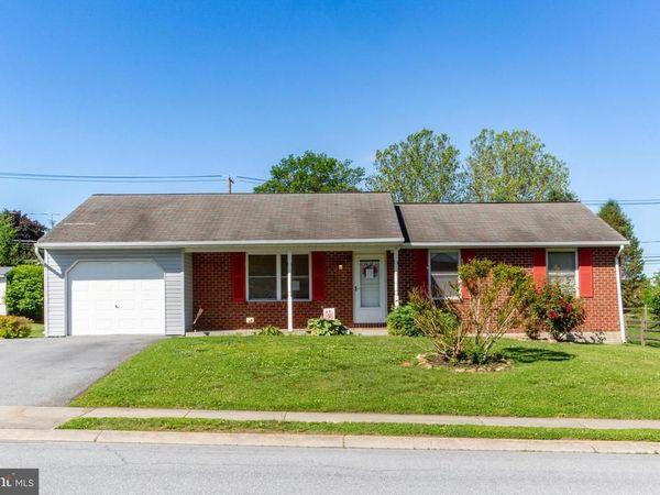 113 SWEETWATER LANE, NEWMANSTOWN, PA 17073