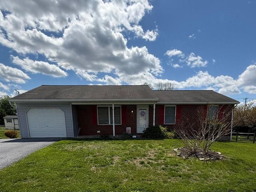 113 Sweetwater Lane, Newmanstown, PA 17073 Main Photo