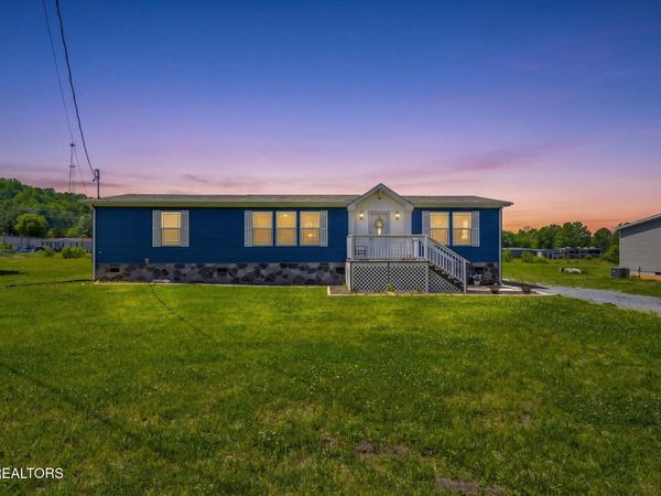 1463 Old Newport Hwy, Dandridge, TN 37725