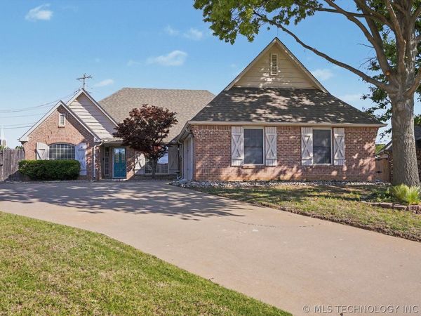 9216 N 130th East Court , Owasso, OK 74055