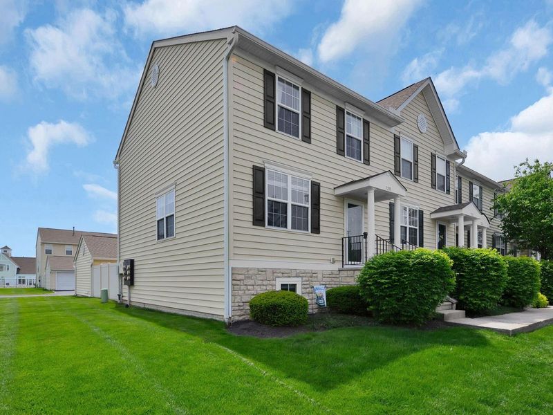 7235 Colonial Affair Drive, Unit 12, New Albany, OH 43054 Photo 3