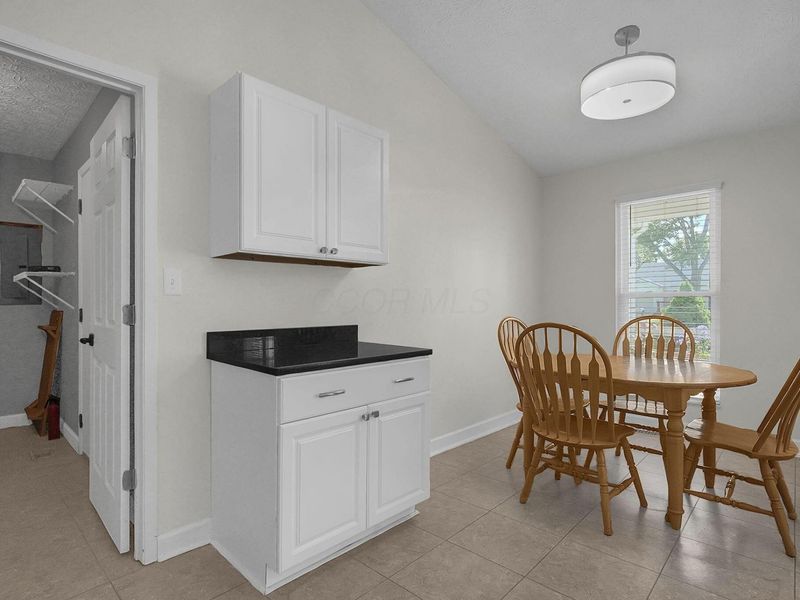8648 Seabright Drive, Powell, OH 43065 Photo 14