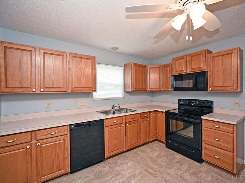26 Floral Avenue, Pierce Twp, OH 45102 Photo 8