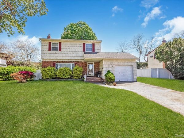 14 Leanore Drive , Farmingdale, NY 11735