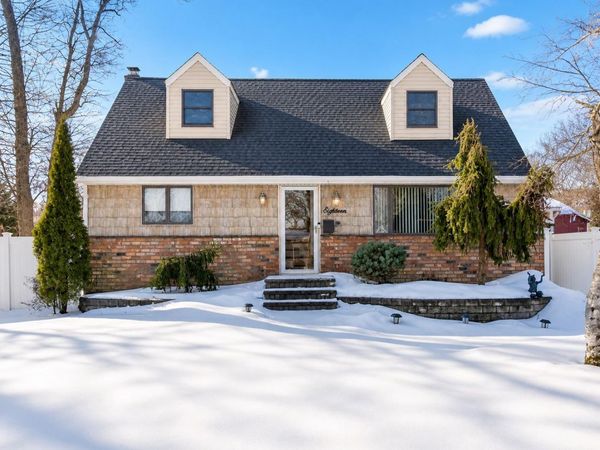 18 Yale Street , Islip, NY 11751
