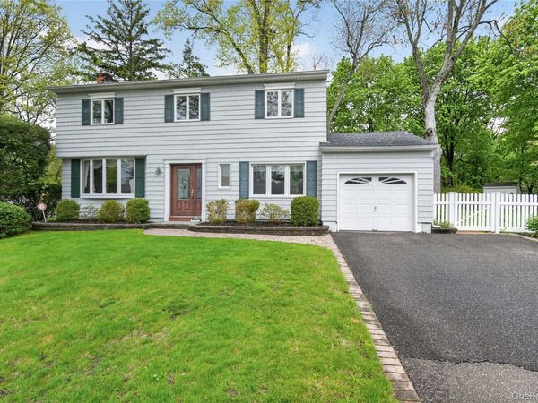 1 Tufts Place , Greenlawn, NY 11740