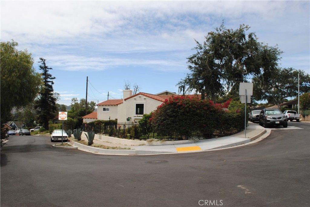 566 N Mill Street, Santa Paula, CA 93060 Main Photo