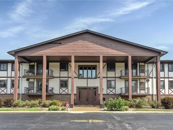 4849 Grace Road , Unit 122, North Olmsted, OH 44070