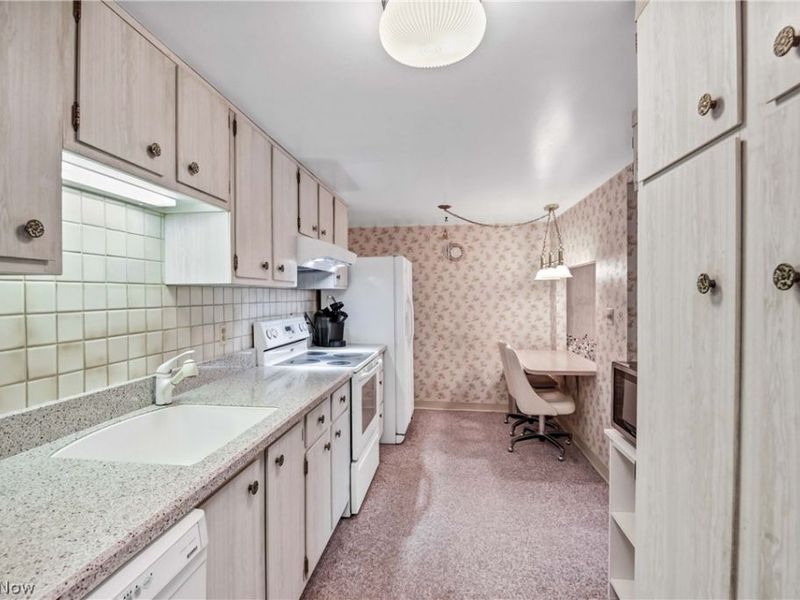 4849 Grace Road, Unit 122, North Olmsted, OH 44070 Photo 10