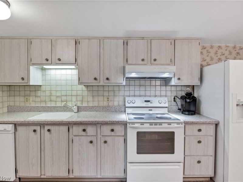 4849 Grace Road, Unit 122, North Olmsted, OH 44070 Photo 3