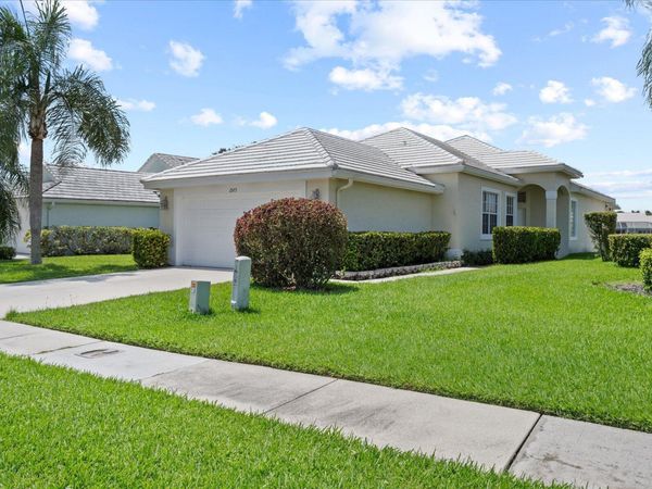 2573 Country Golf Drive, Wellington, FL 33414