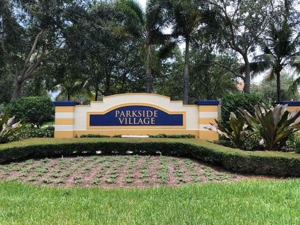 2806 S Evergreen Circle, Boynton Beach, FL 33426
