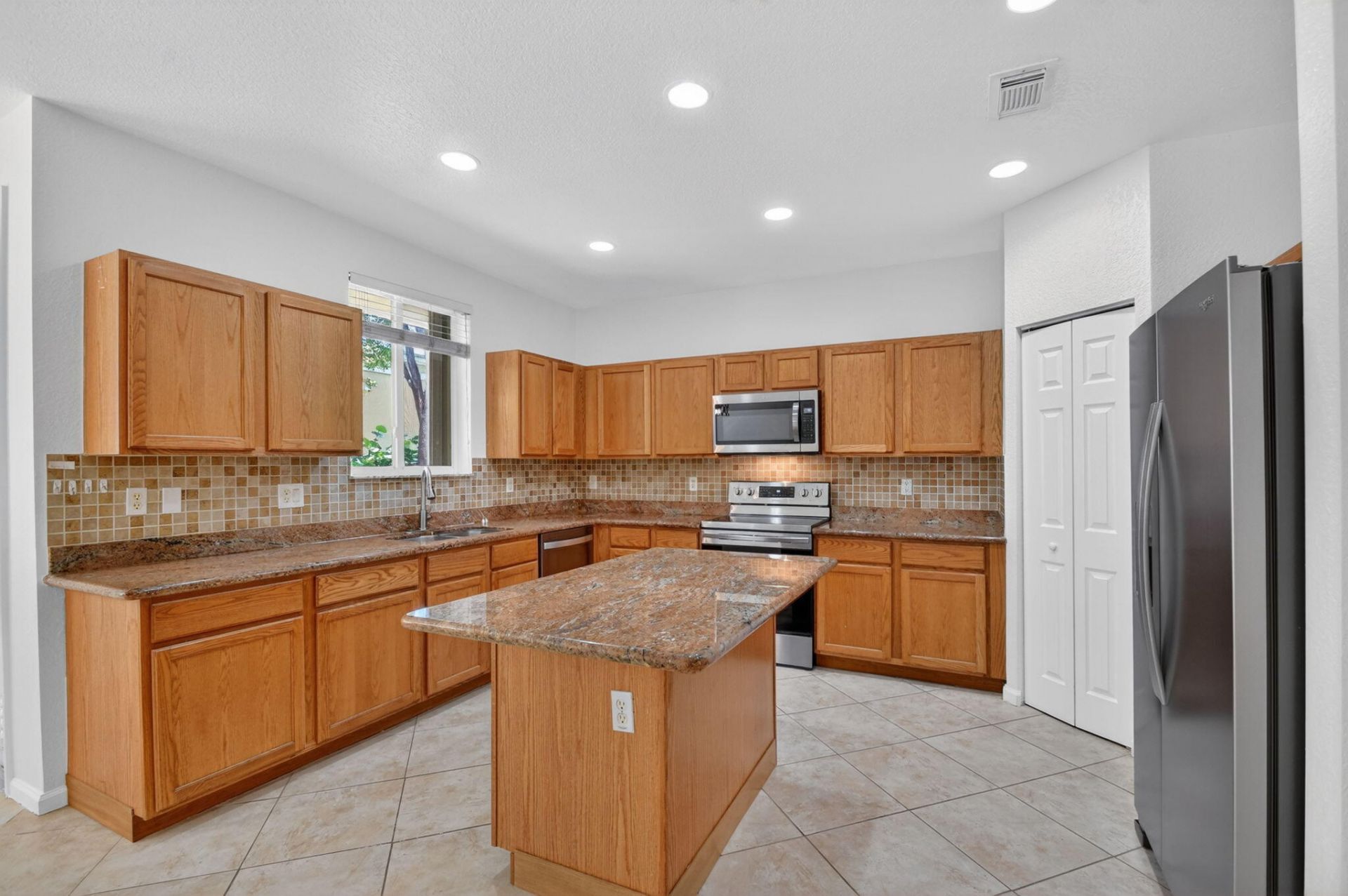 2806 S Evergreen Circle, Boynton Beach, FL 33426 Photo
