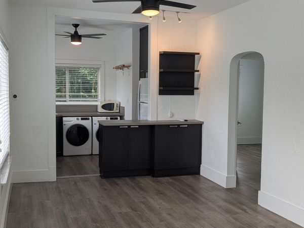 21 SE 11th Avenue, Unit Upstairs, Fort Lauderdale, FL 33301