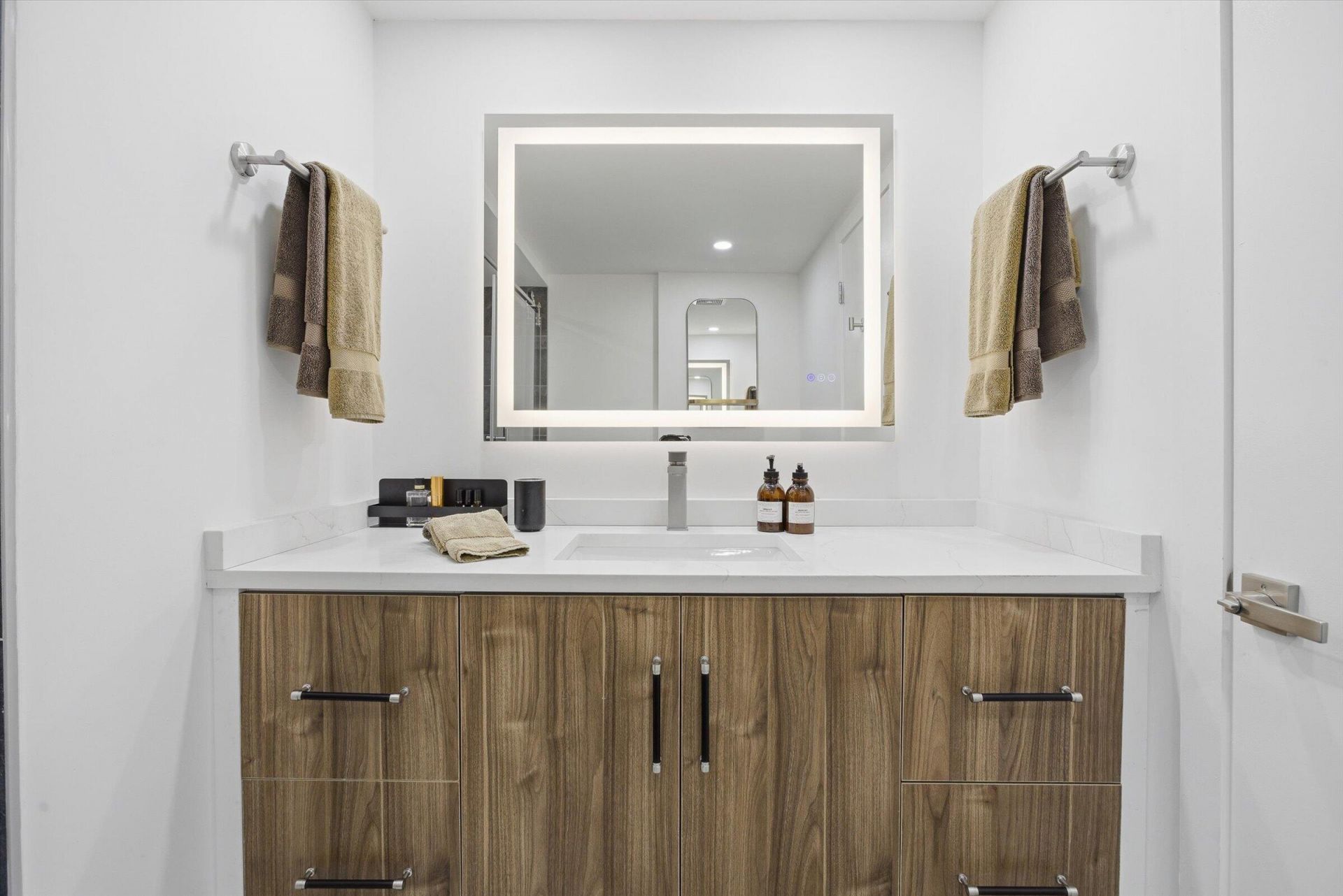 336 N Birch Road, Unit 5h, Fort Lauderdale, FL 33304 Photo