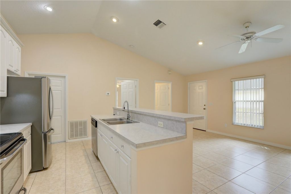 11187 Airport Drive, Sebastian, FL 32958 Photo