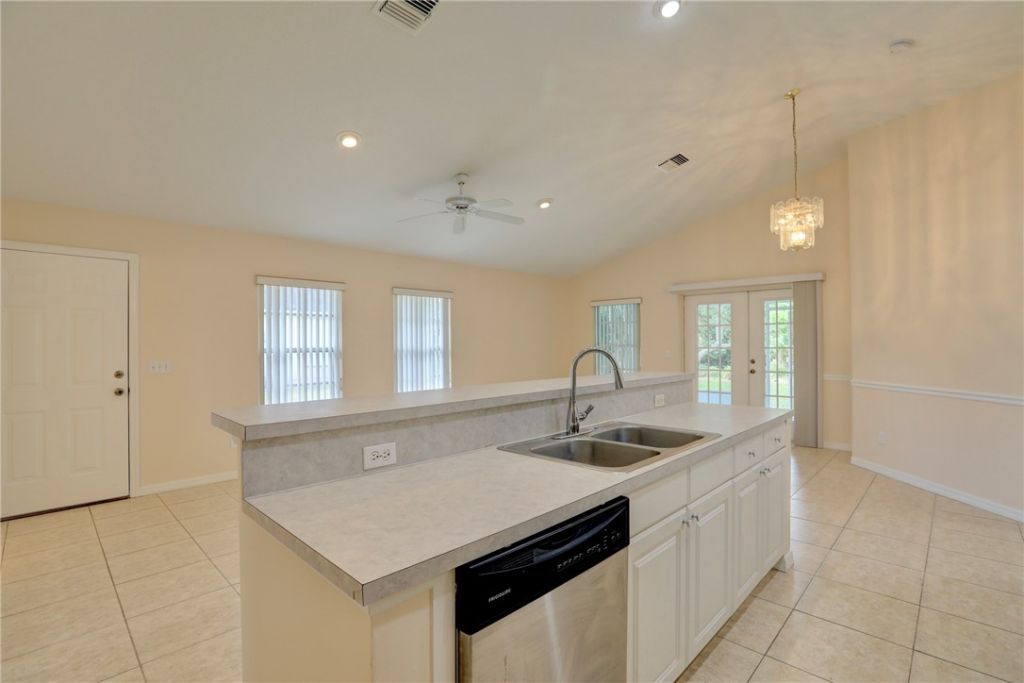 11187 Airport Drive, Sebastian, FL 32958 Photo