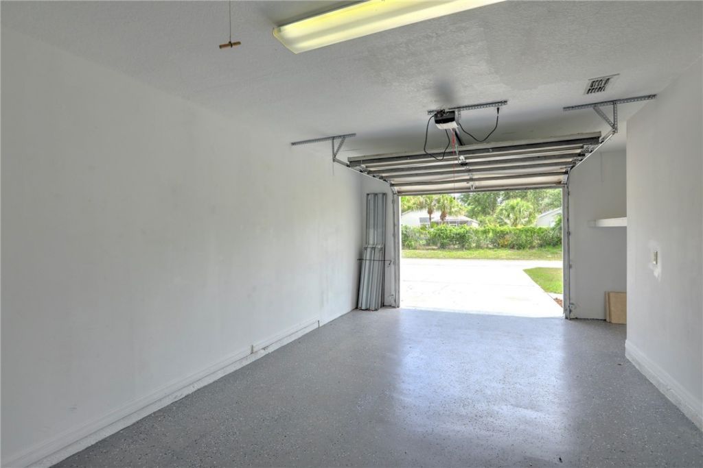 11187 Airport Drive, Sebastian, FL 32958 Photo