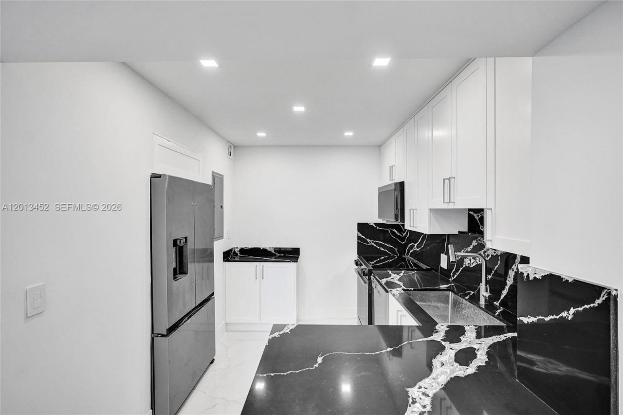 3625 N Country Club Dr, Unit 2310, Aventura, FL 33180 Photo