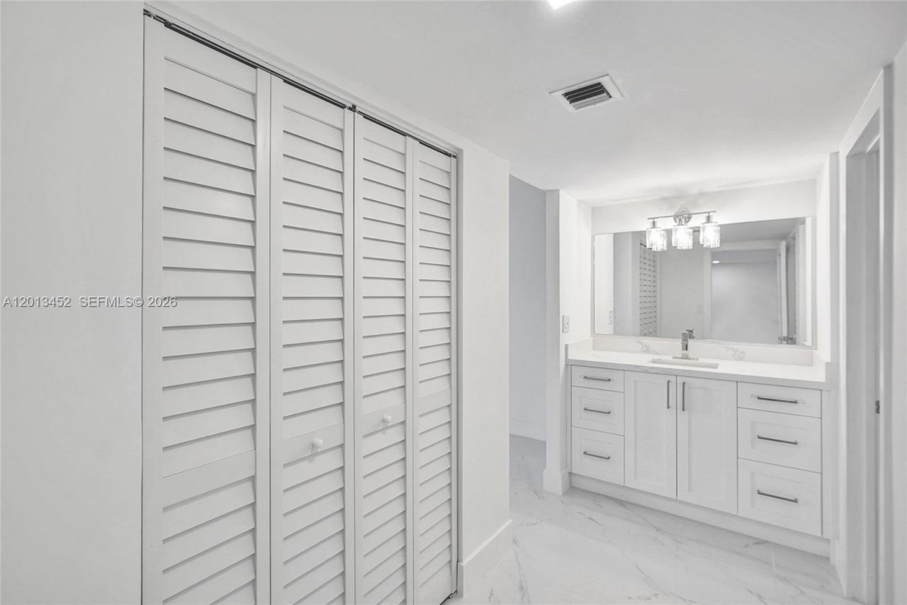 3625 N Country Club Dr, Unit 2310, Aventura, FL 33180 Photo