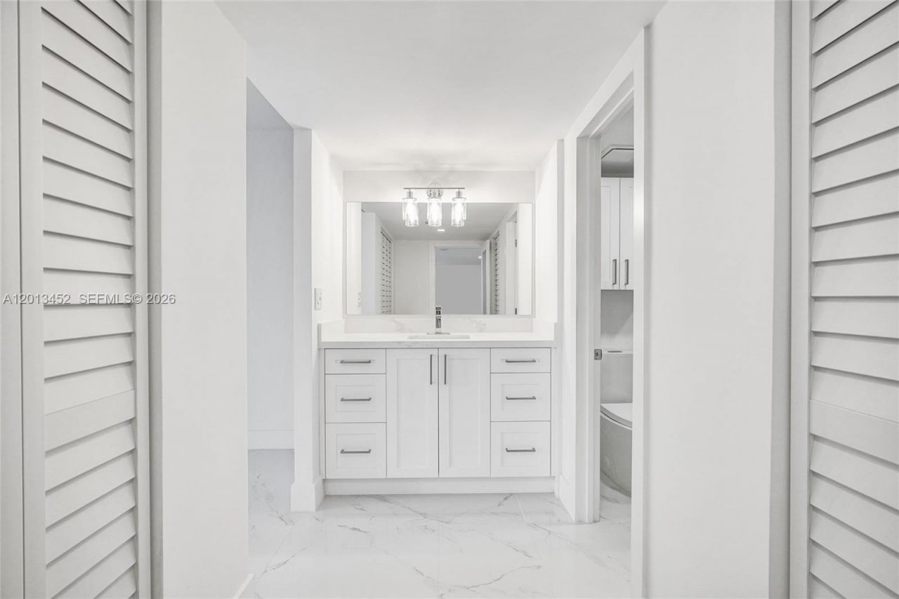 3625 N Country Club Dr, Unit 2310, Aventura, FL 33180 Photo