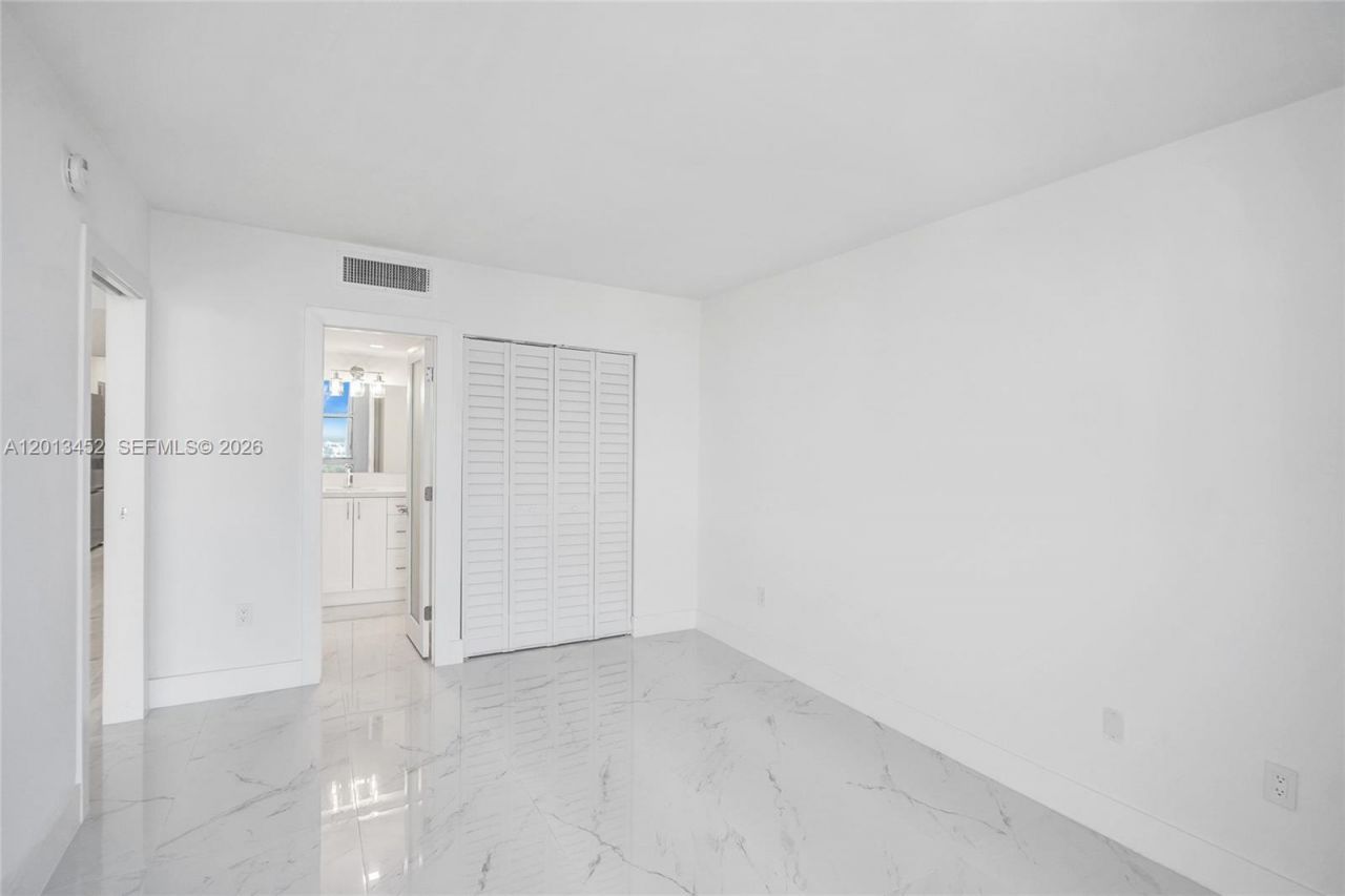 3625 N Country Club Dr, Unit 2310, Aventura, FL 33180 Photo