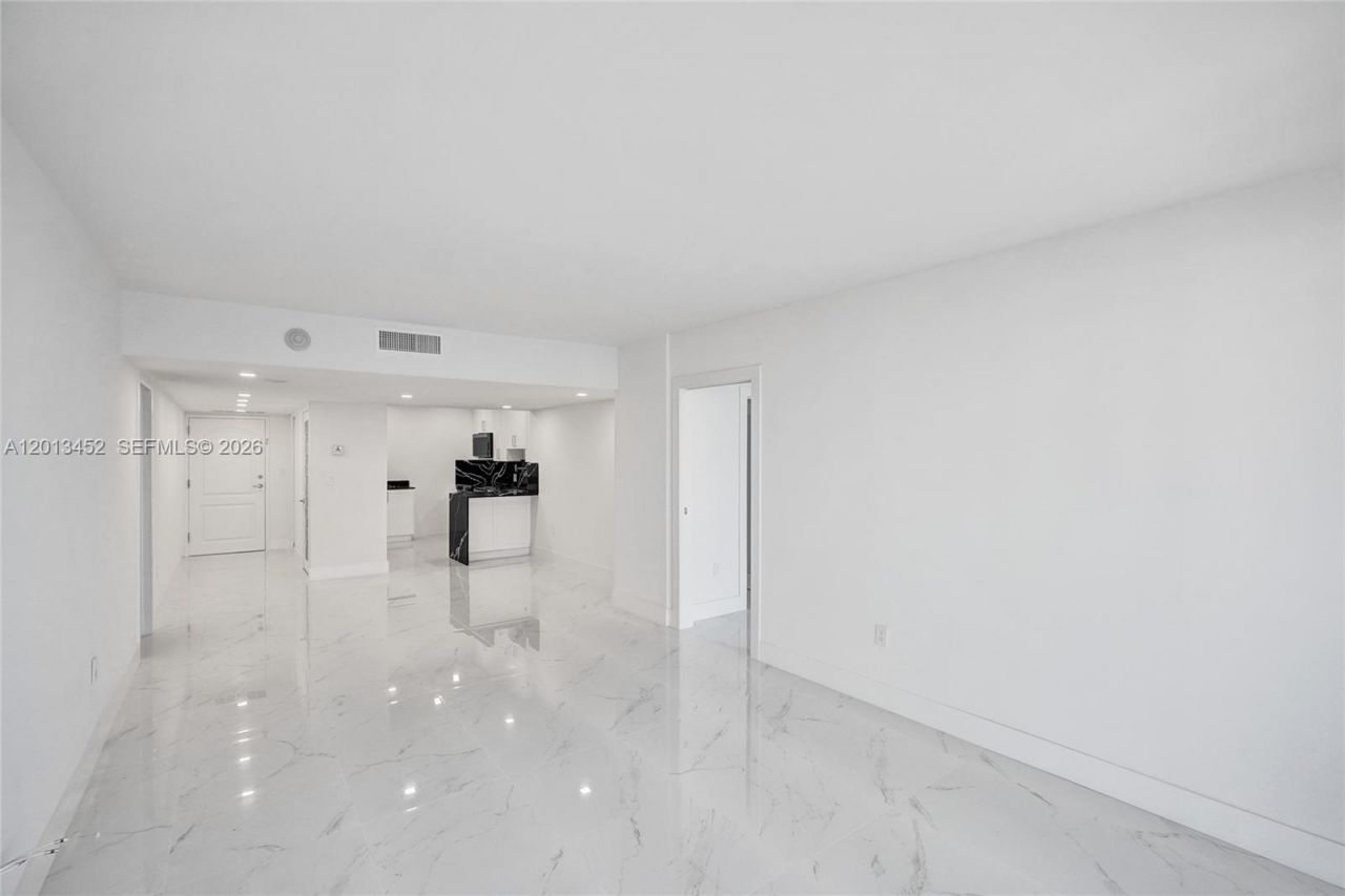 3625 N Country Club Dr, Unit 2310, Aventura, FL 33180 Photo