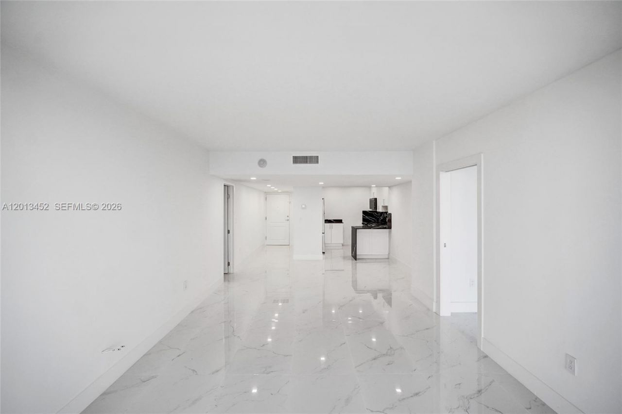 3625 N Country Club Dr, Unit 2310, Aventura, FL 33180 Photo