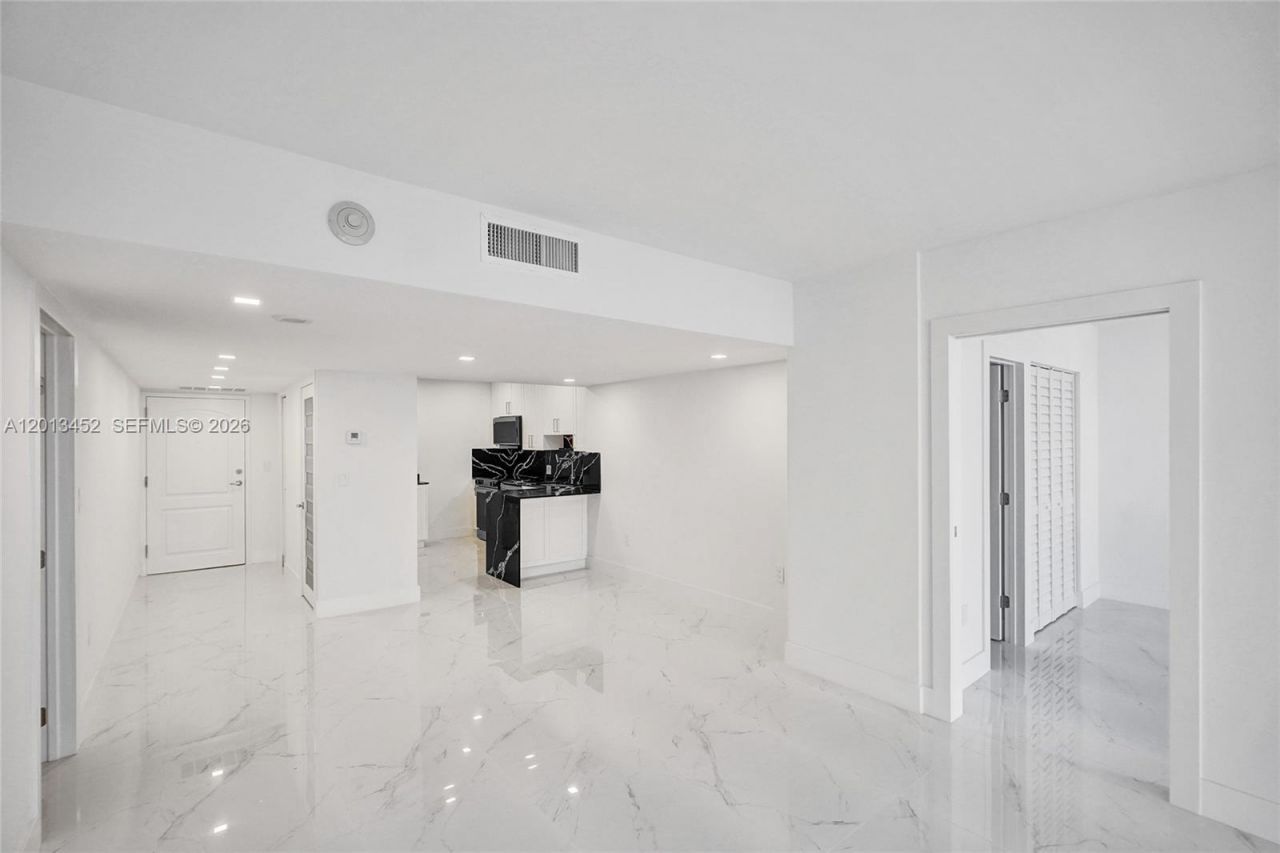 3625 N Country Club Dr, Unit 2310, Aventura, FL 33180 Photo