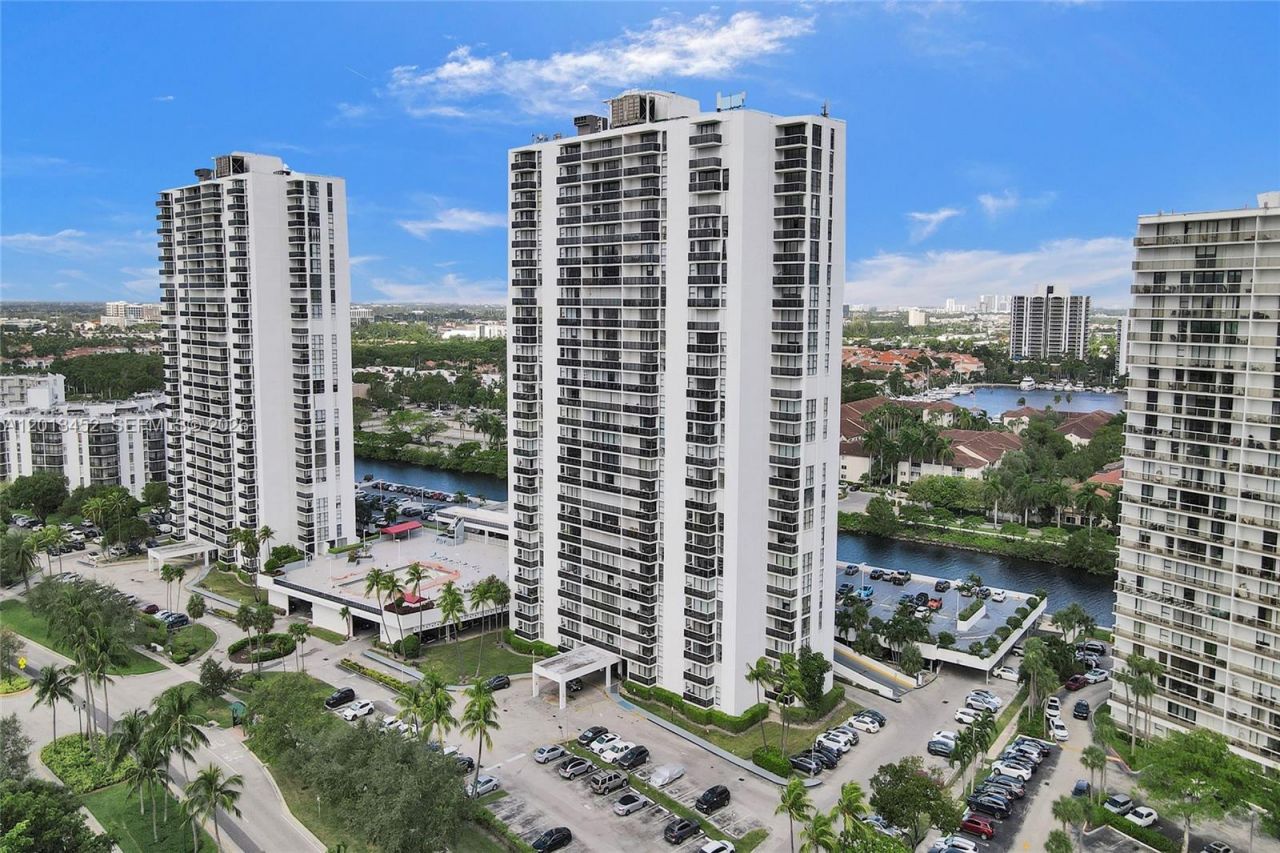 3625 N Country Club Dr, Unit 2310, Aventura, FL 33180 Photo