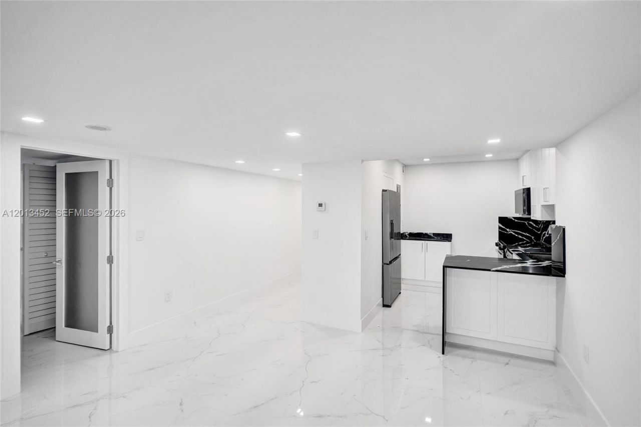 3625 N Country Club Dr, Unit 2310, Aventura, FL 33180 Photo