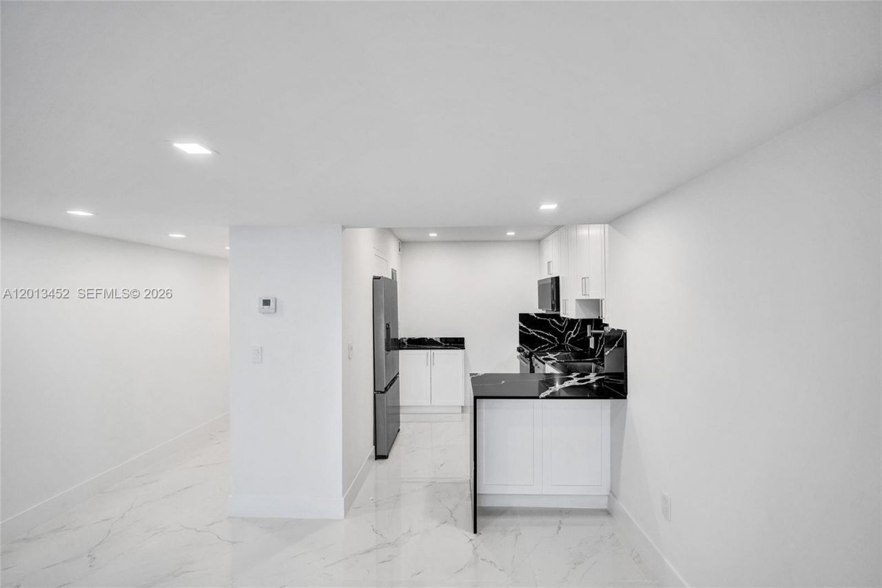 3625 N Country Club Dr, Unit 2310, Aventura, FL 33180 Photo