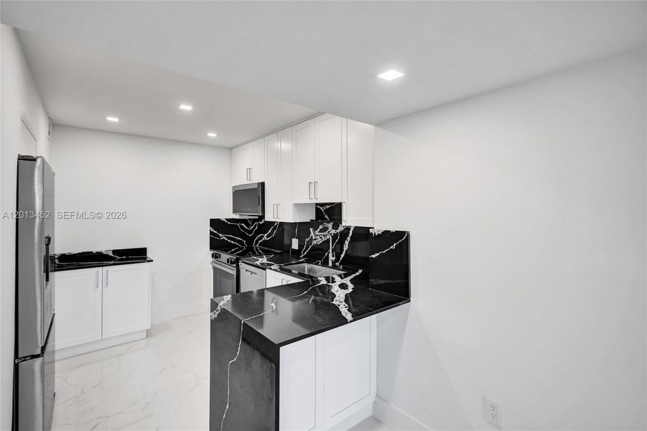 3625 N Country Club Dr, Unit 2310, Aventura, FL 33180 Photo