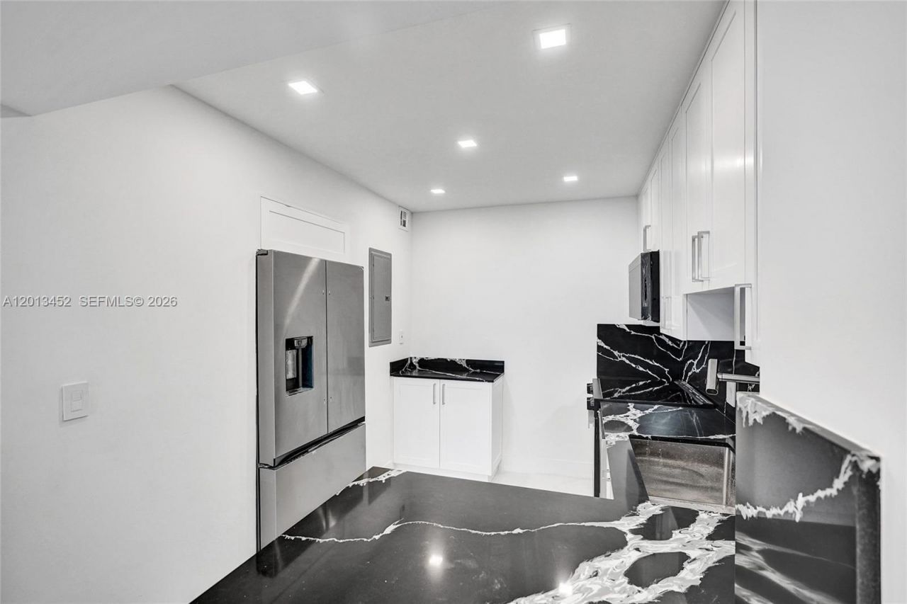 3625 N Country Club Dr, Unit 2310, Aventura, FL 33180 Photo