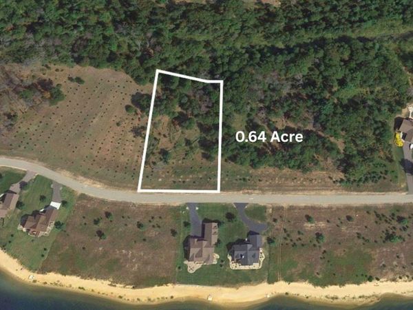 N8042 North Shore Drive, New Lisbon, WI 53950