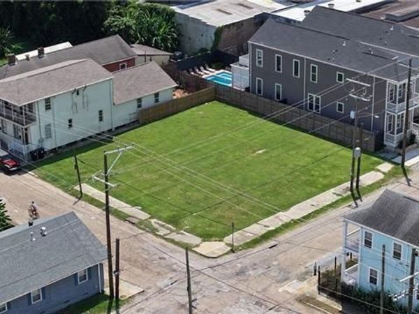 642 SAINT JAMES Street , New Orleans, LA 70130