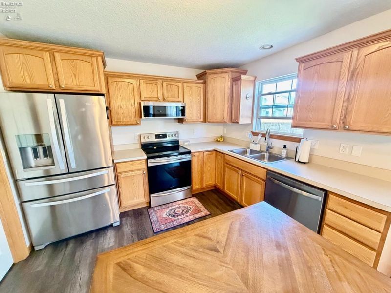 530 Parkside Reserve Street, Wellington, OH 44090 Photo 10