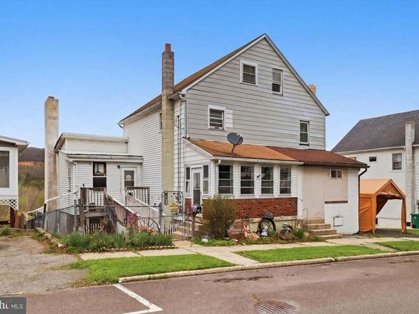 831- 833 E RIDGE STREET , LANSFORD, PA 18232