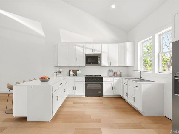 21 Montauk Hwy #7 , Unit 7, Westhampton, NY 11977