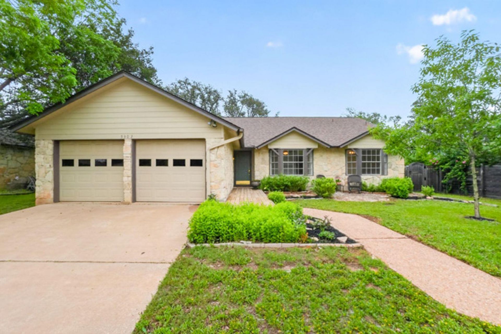 5302 Wolf Run, Austin, TX 78749 Main Photo