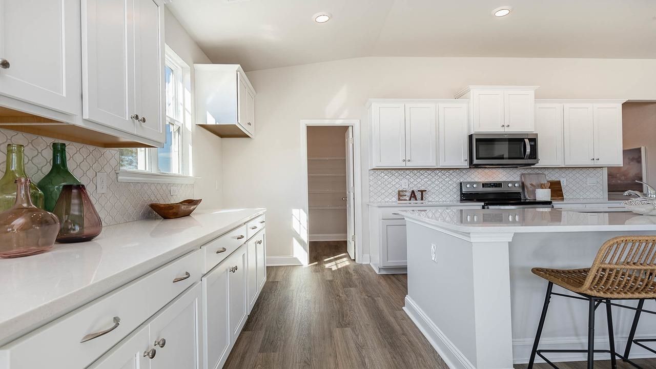 609 Asiatic Ct Photo 7