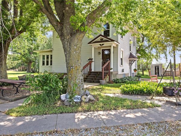 1105 Iowa 38, Tipton, IA 52772